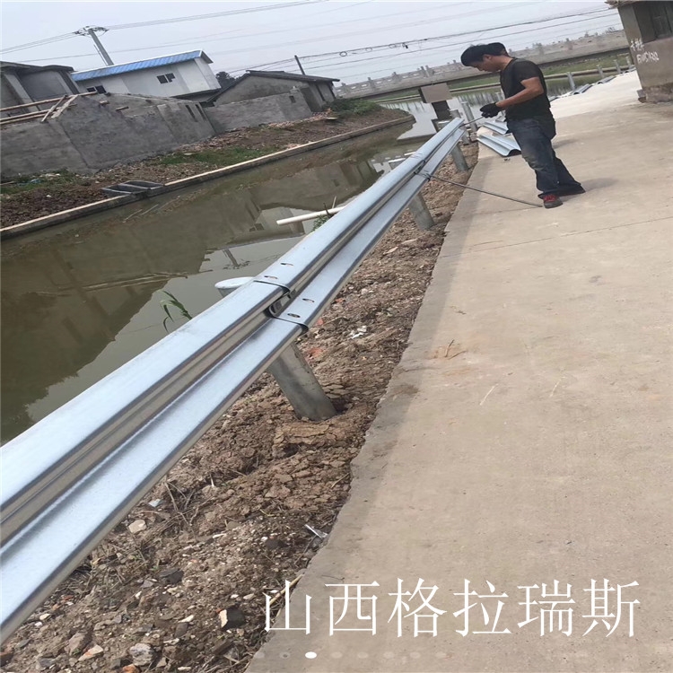 長治沁源沁縣波形護欄高速鄉(xiāng)村公路護欄