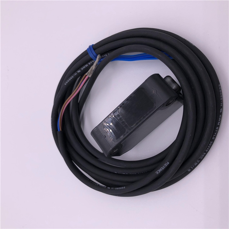 現(xiàn)貨 FS-V32C，基恩士KEYENCE光纖放大器，原裝正品實物圖 代理商