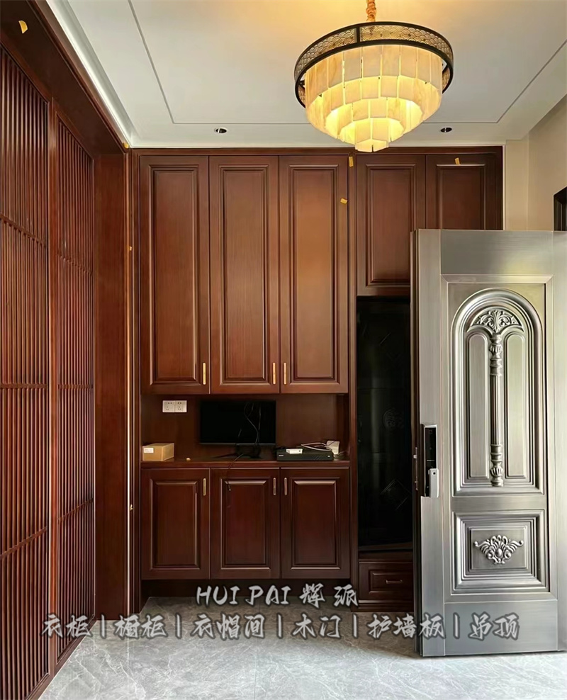 岳陽整體家具生產(chǎn)品質(zhì),原木房門,玄關(guān)柜定做工廠油漆