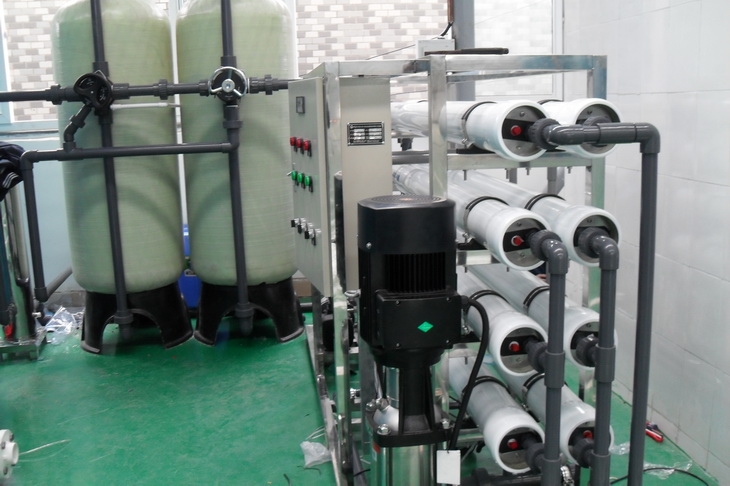 天津RO-4000型反滲透設(shè)備廠家直銷