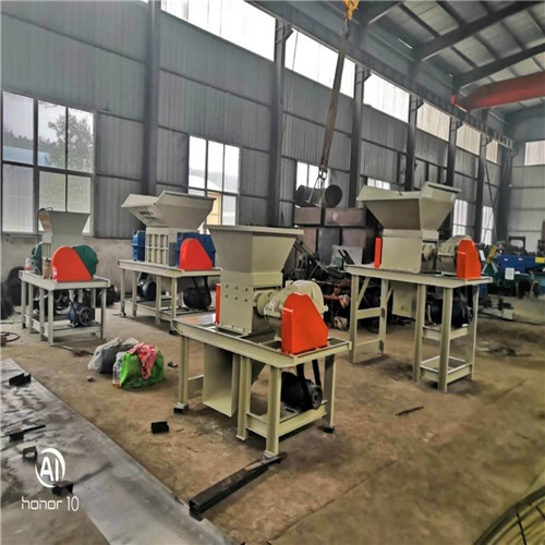 小型撕碎機 批發(fā)廠家河南通世機械設(shè)備有限公司