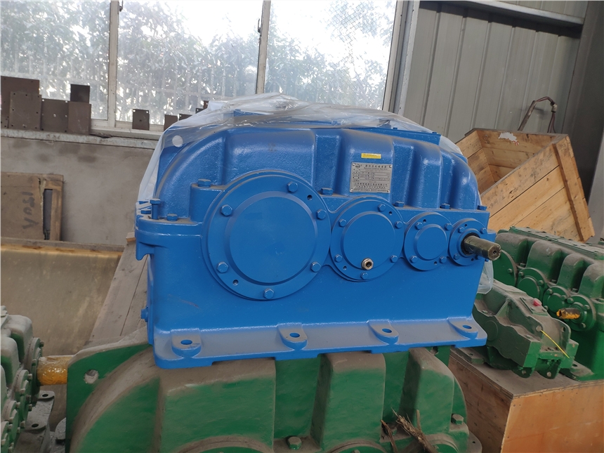 泰興減速機(jī) 廠家直銷(xiāo)ZSY500-63-2硬齒面減速機(jī) 現(xiàn)貨