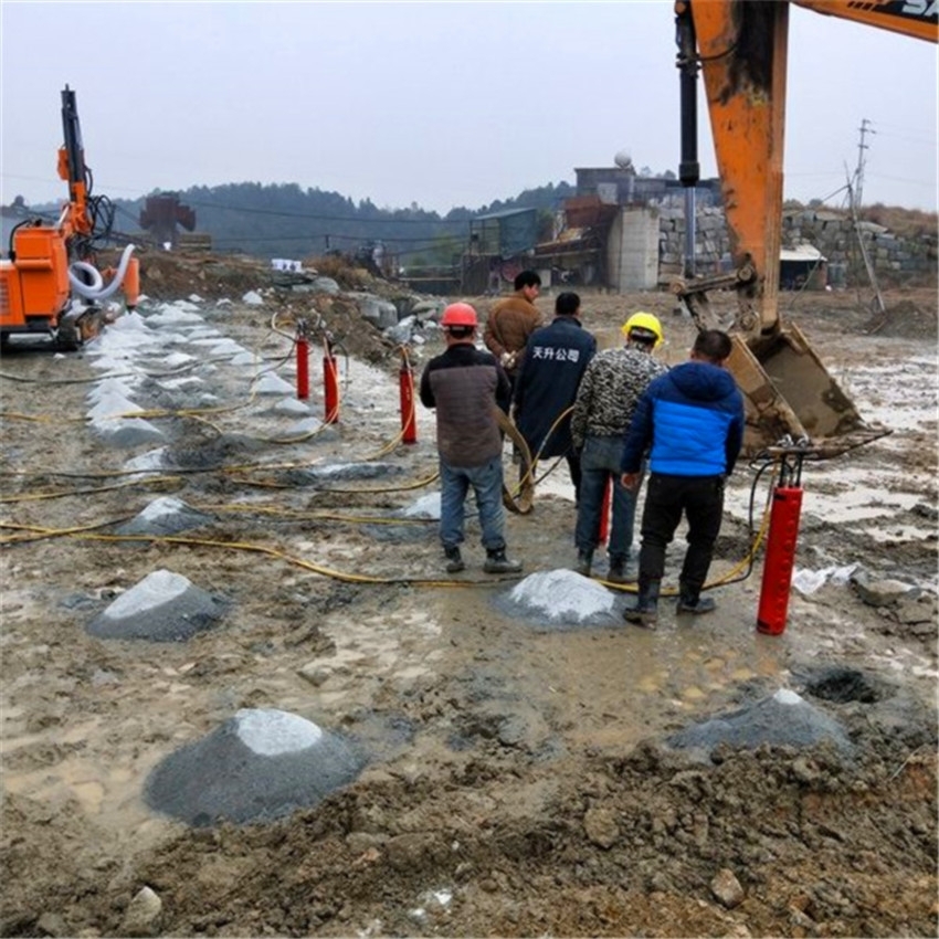 湖南永州山坡破堅硬石頭小型劈裂棒廠家優(yōu)勢
