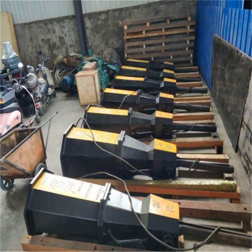 浙江杭州破硬石頭速度快劈石機帶來商機