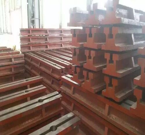 泊頭鑄造之鄉(xiāng)基礎(chǔ)槽鐵常年供應(yīng) 專業(yè)定制重型t型槽地軌