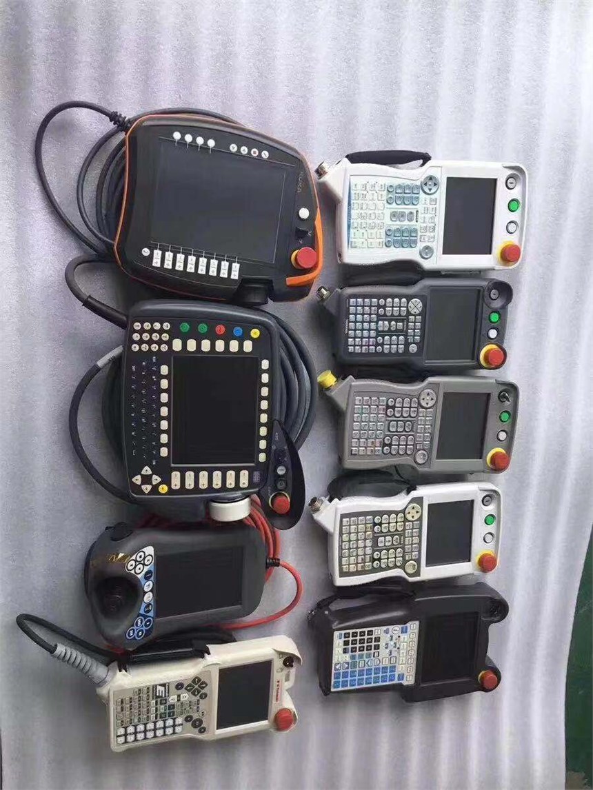 全新四大家族安川、ABB、庫卡、川崎示教器，質(zhì)保 現(xiàn)貨 報價為準