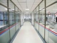 石景山區(qū)定做辦公室會(huì)議室隔斷墻玻璃LOGO墻安裝