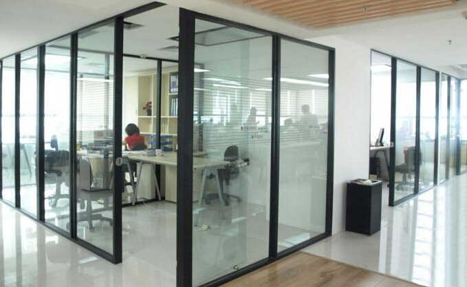 廣渠門(mén)安裝不銹鋼玻璃隔斷朝陽(yáng)區(qū)定做隔斷墻高隔間