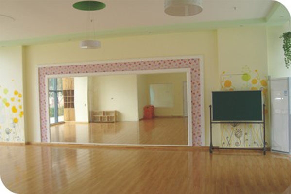 房山區(qū)定做舞蹈鏡子安裝把桿衛(wèi)生間鏡子安裝上門(mén)