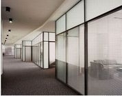 北京西單安裝辦公室隔斷墻不銹鋼隔斷玻璃門LOGO墻