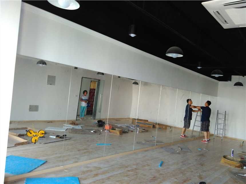 北京安裝舞蹈鏡子學(xué)院路安裝玻璃鏡子試衣鏡安裝