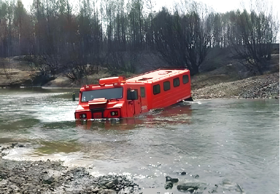 蘆葦蕩滅火神器登場！履帶式雙節(jié)水陸兩棲滅火車，全地形通行 守護(hù)濕地生態(tài)安全?
