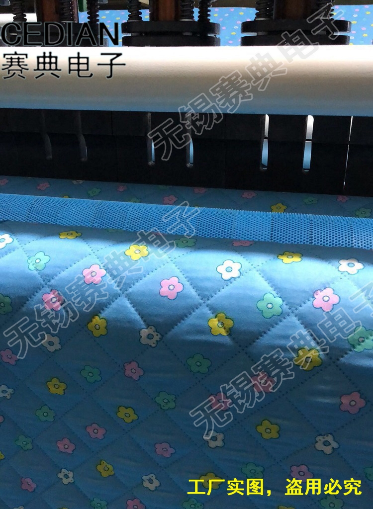 高端定制無紡布絲綿布料復(fù)合壓花機(jī)，超聲波壓棉機(jī)