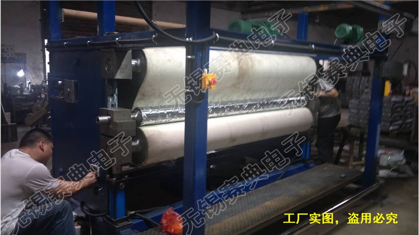 賽典直供毛巾干發(fā)巾壓花壓標(biāo)機(jī),毛巾logo壓花壓色一體機(jī)