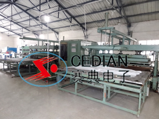 專(zhuān)業(yè)珊瑚絨地毯地墊高頻壓花機(jī)，PVC腳墊門(mén)墊高周波熱合壓痕設(shè)備