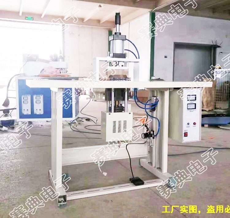 賽典明星口罩壓邊專用機(jī),空氣棉冰絲面料口罩成型機(jī)生產(chǎn)廠家