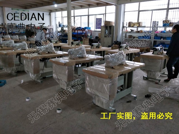 批量生產(chǎn)無(wú)紡布超聲波壓花封口機(jī)，無(wú)線縫合機(jī)，半自動(dòng)制袋機(jī)