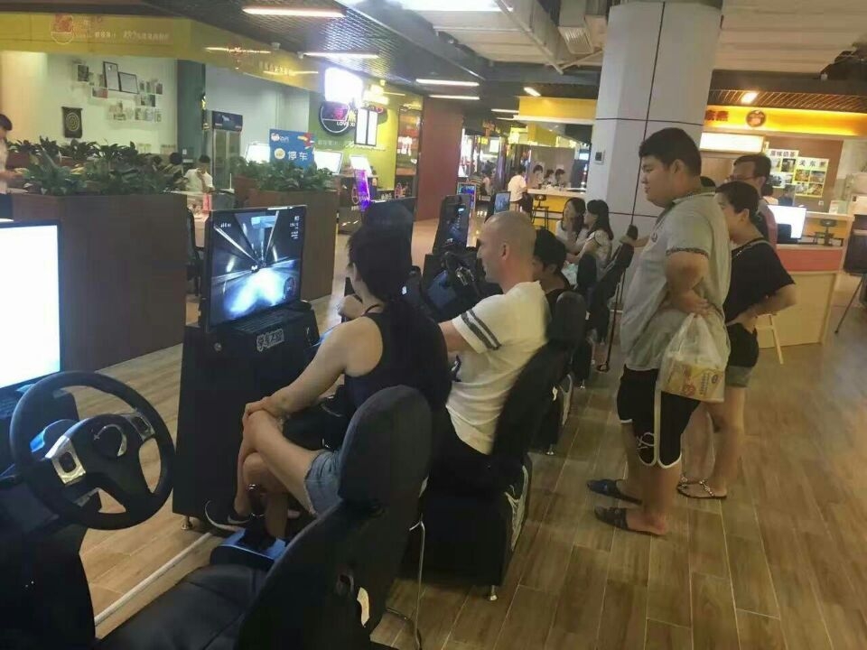 樂東縣如今賺錢的項(xiàng)目，真車駕駛器代理開店競爭小月收入可觀