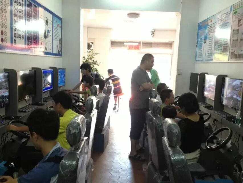 ?？谘巯沦嶅X的生意，模擬開車的設(shè)備加盟開店投資小回本快