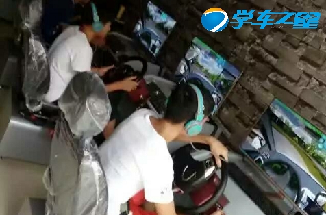 瓊中縣當下賺錢好生意，模擬開車的設備加盟開店小成本空間大