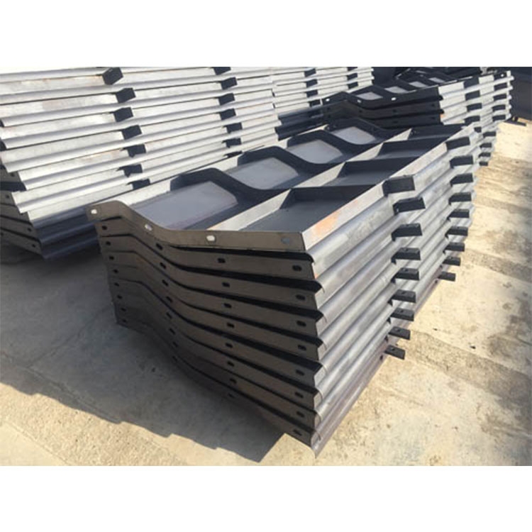 高速防撞墻模具 來賀 道路防撞墻模板 防撞護欄鋼模具 供應商