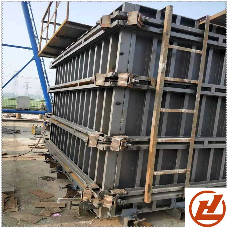 預(yù)制管廊模具 綜合管廊模具 雙艙管廊模具 來(lái)賀 單倉(cāng)管廊模具 供應(yīng)商