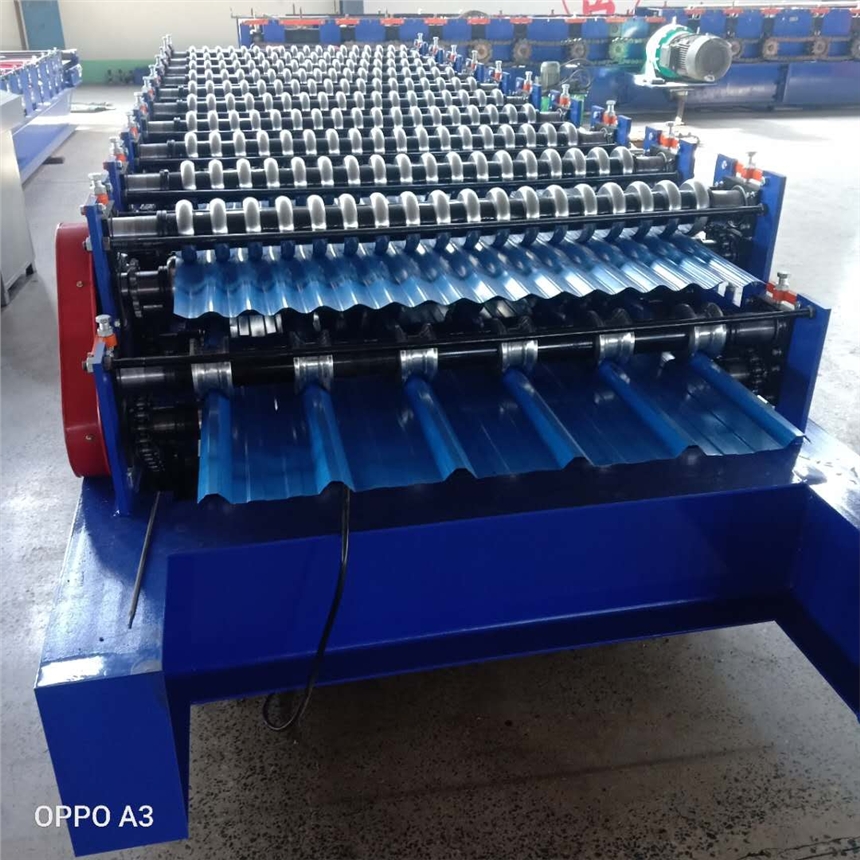 三層彩鋼壓瓦機器現(xiàn)貨廠家興和機械 全自動輥壓設備840-900-850