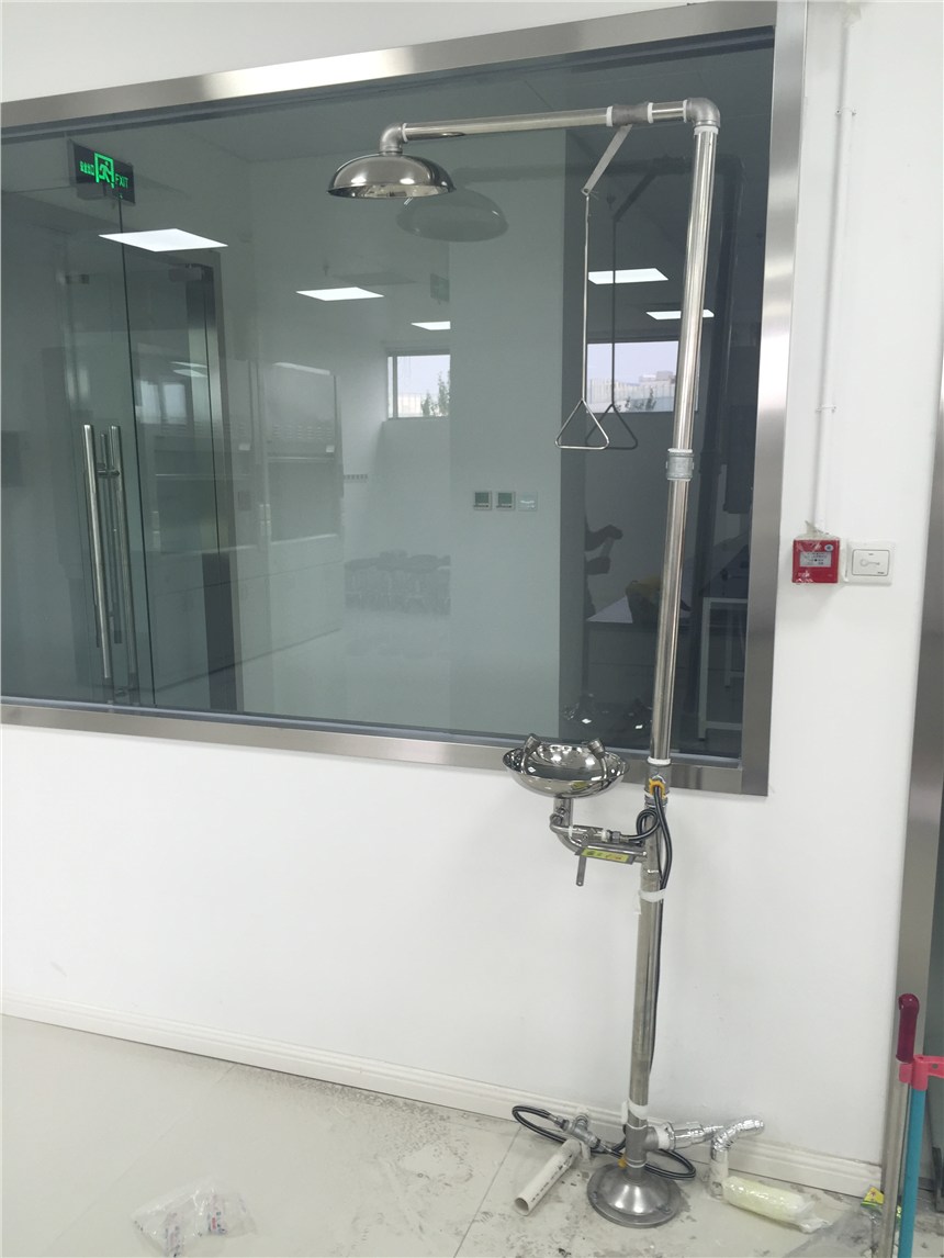 304不銹鋼緊急噴淋洗眼器實(shí)驗(yàn)室洗眼臺(tái)