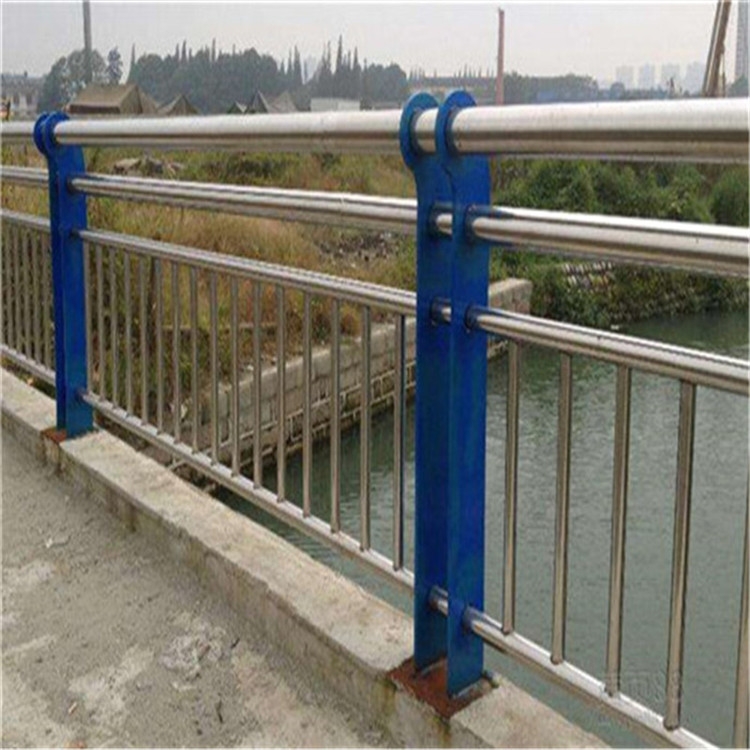 甘肅白銀機(jī)動車道隔離護(hù)欄現(xiàn)貨采購