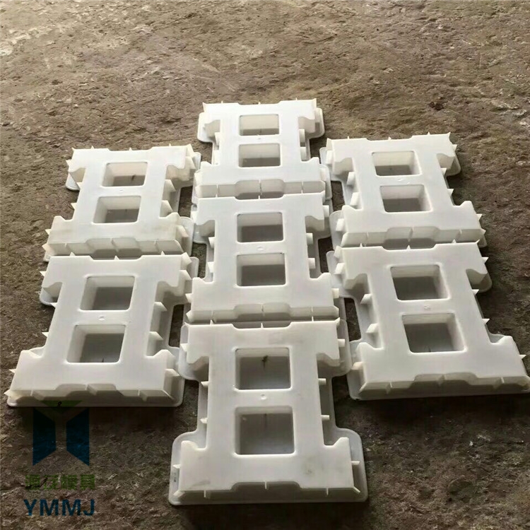 農(nóng)場(chǎng)護(hù)坡模具的用途  源茂聯(lián)鎖護(hù)坡模具連鎖植生塊模具