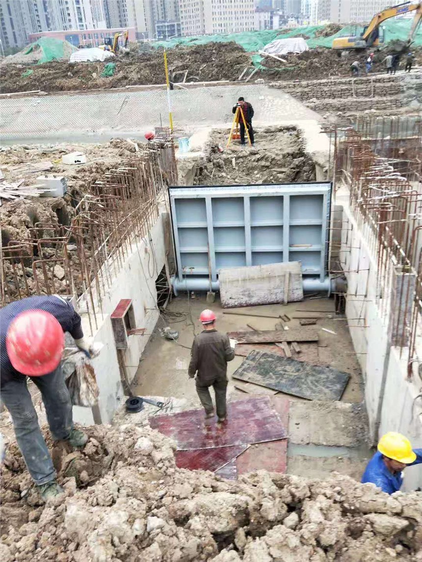 天津不繡鋼閘門聯(lián)系電話