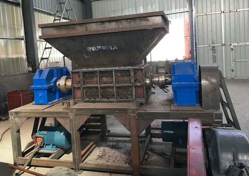 展航現(xiàn)機供應鋼板鐵塊撕碎機 摩托車自行車破碎機 汽車輪胎撕碎機質優(yōu)價廉