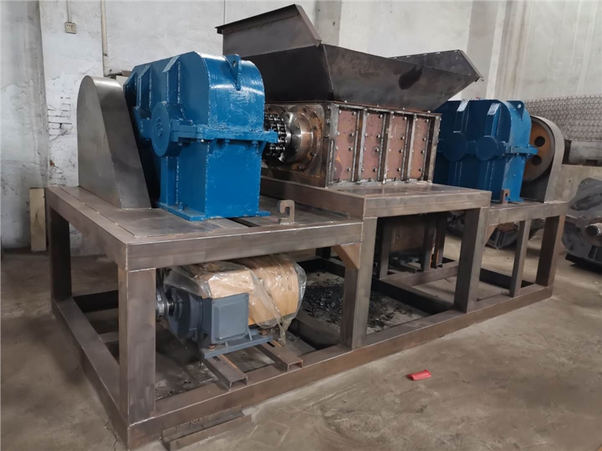 展航供應(yīng)1200型撕碎機(jī) 汽車外殼粉碎機(jī) 大型輪胎撕碎機(jī)油漆桶角鐵粉碎機(jī)