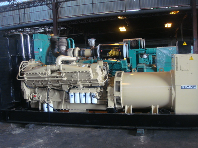 清城發(fā)電機(jī)租賃公司，清城柴油發(fā)電機(jī)租賃費(fèi)用一月（一天）