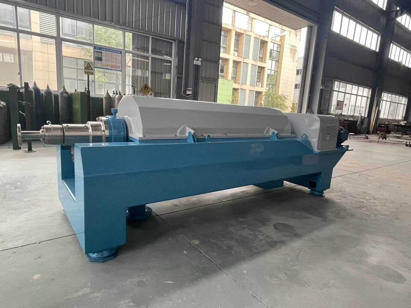 LWS400型三相臥螺沉降離心機(jī)，離心式脫水機(jī)廠家