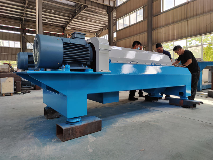 江西LW-430×1650立式螺旋卸料離心機(jī)，污泥脫水機(jī)廠家