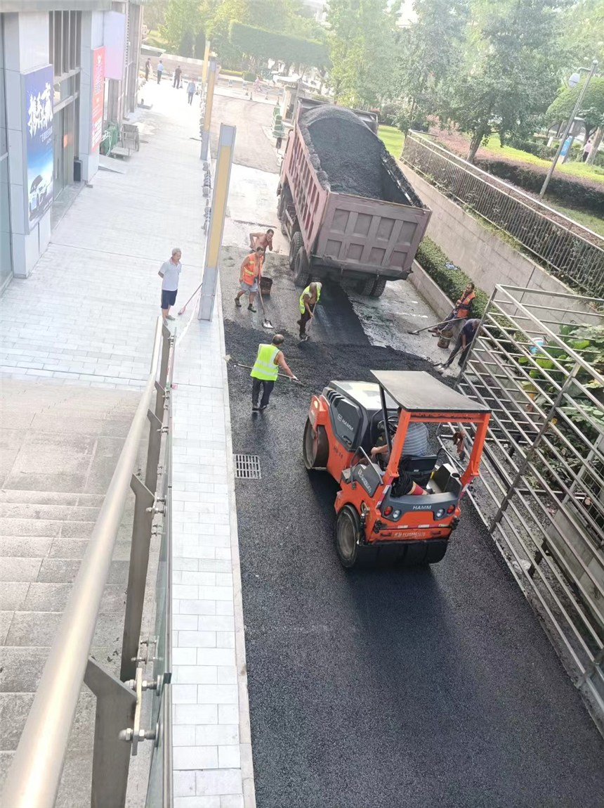 重慶瀝青道路公路公司施工我要單位項(xiàng)目承包廠(chǎng)家材料供應(yīng)