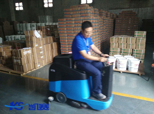 平頂山市寫(xiě)字樓辦公室洗地機(jī)公司凱賽清潔KS-W