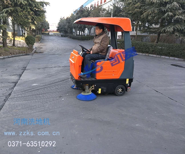 電動洗地機的正確操作方法凱賽清潔KS-T