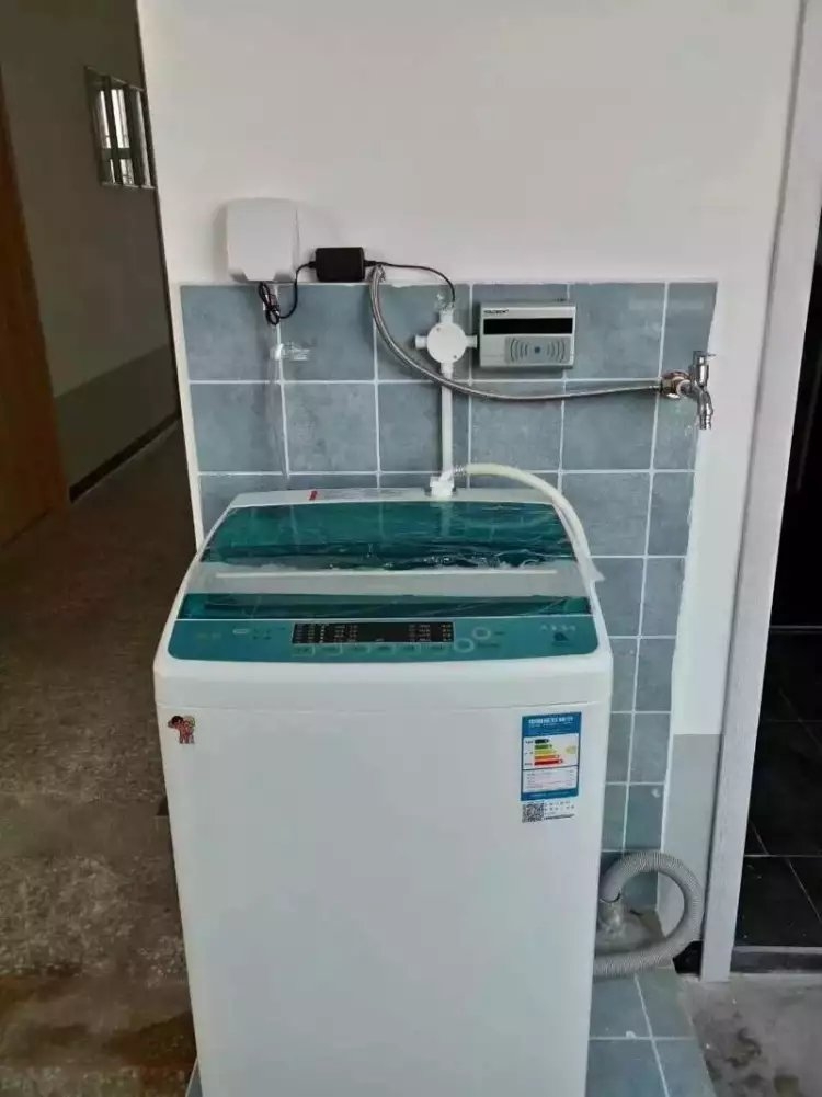 校園掃碼刷卡自助商用洗衣機(jī)