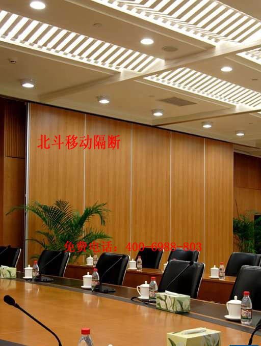 婚宴廳活動(dòng)隔斷、屏風(fēng)隔斷生產(chǎn)商