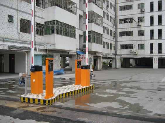 哈爾濱停車場擋車器，道閘，哈爾濱擋車桿，哈爾濱柵欄擋車器，柵欄擋車桿