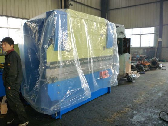 100T/3200液壓板料數顯折彎機