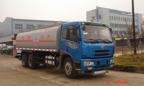 腐蝕性化工車危險性化工液體運(yùn)輸車