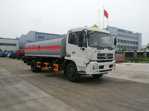 ...供應(yīng)大型油罐車(chē)參數(shù)咨詢(xún)油罐車(chē)廠(chǎng)家咨詢(xún)油罐車(chē)圖片查詢(xún)油罐車(chē)銷(xiāo)售