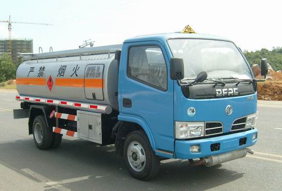 流動加油車、電腦稅控加油車、引油槽車、裝油車、運(yùn)油車、拉油車、石油運(yùn)輸車