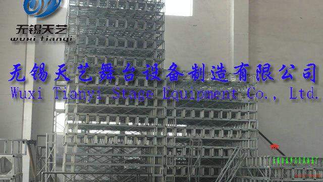 舞臺桁架，專業(yè)生產桁架，舞臺桁架現貨供應 桁架 鋼鐵桁架 方管桁架