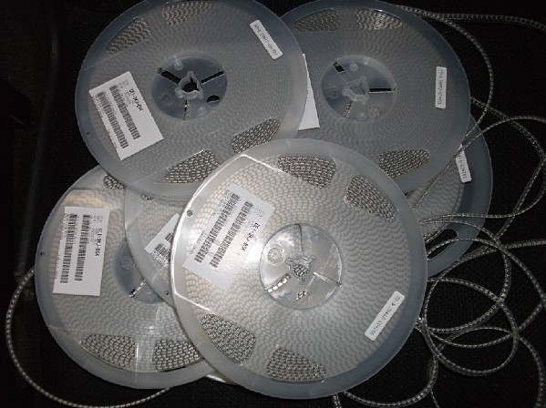 供應(yīng)帝國(guó)NOBLE可調(diào)電位器TMC3KJ-B470R-TR