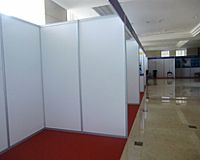 八棱柱展板租賃，八棱柱標(biāo)攤租賃，展覽屏風(fēng)