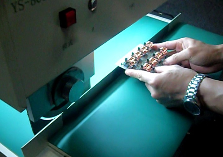 分板機(jī) 分板機(jī) 分板機(jī) 專業(yè)分板機(jī)